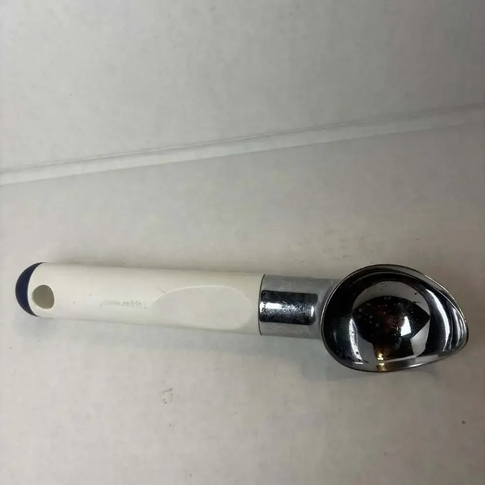 Tupperware Ice Cream Scoop 3045  White Full Size Heavy Duty Blue Tip Scooper